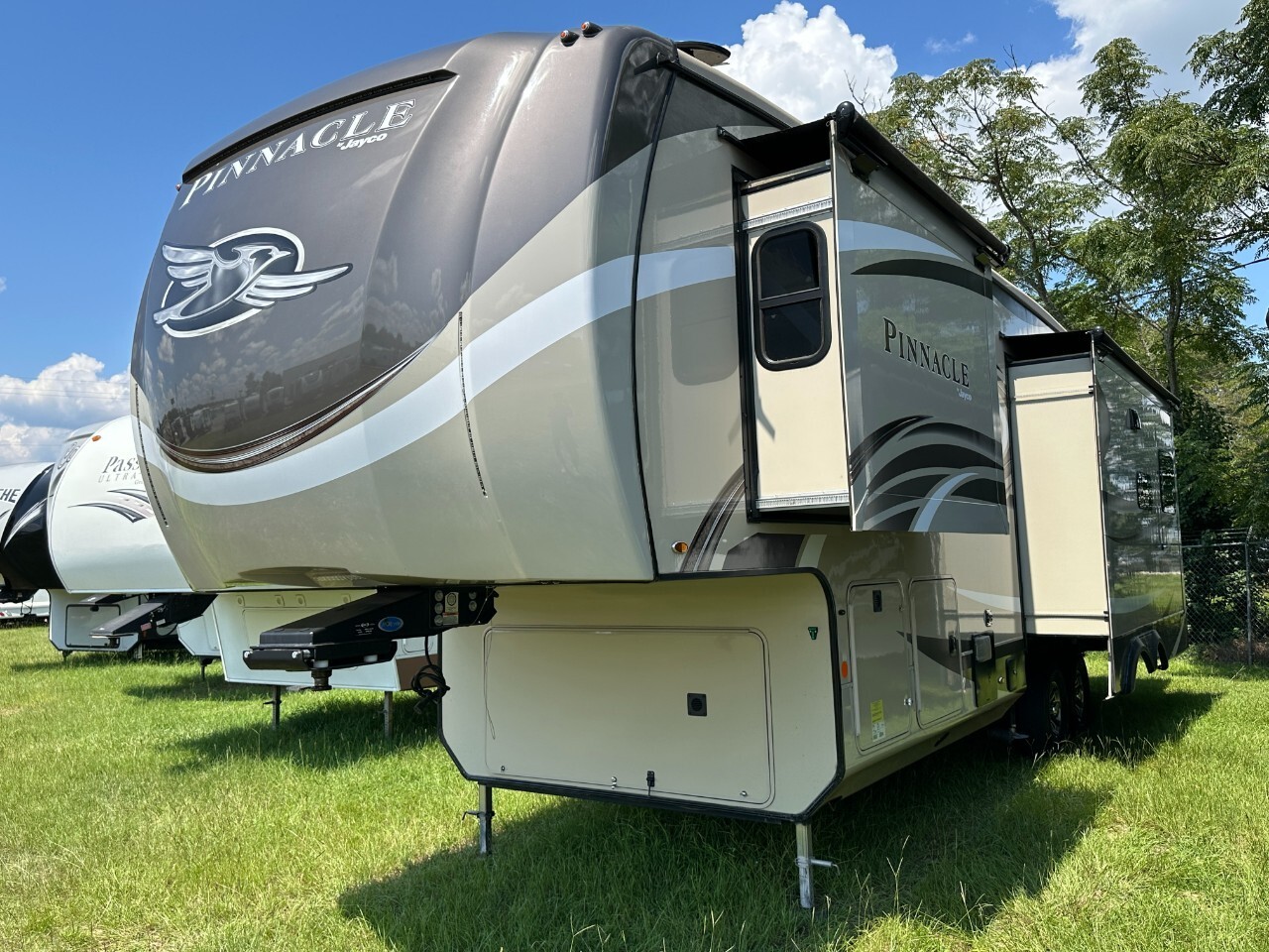 2020 Jayco Pinnacle