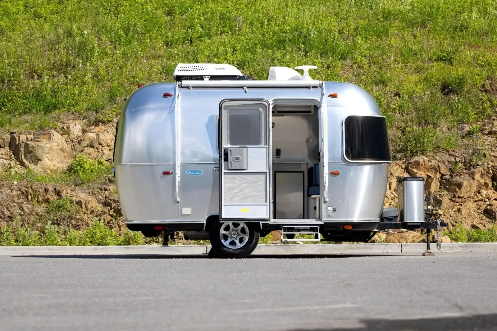 2021 Airstream Bambi 16' - Queen Bed & Zip Dee Awning