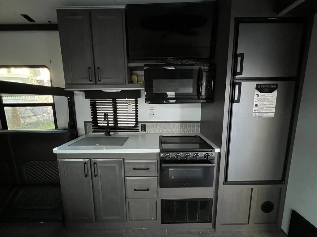 2021 Cruiser RV Stryker Toy Hauler