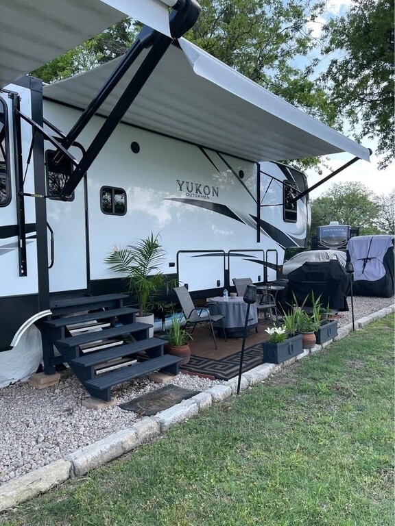2021 Dutchmen Yukon Fifth Wheel
