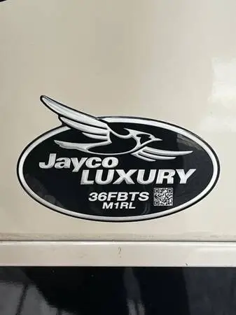 2021 Jayco Pinnacle Fifth Wheel