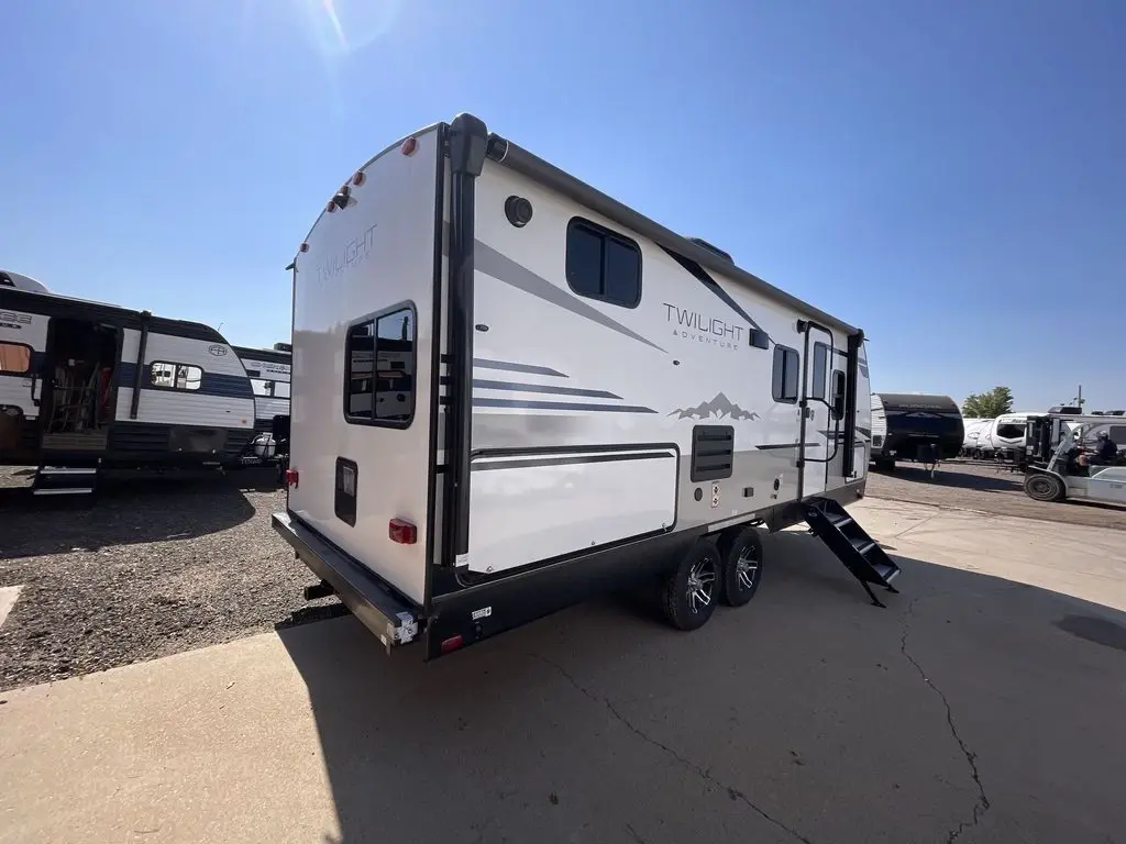 2022 Cruiser RV Twilight Signature