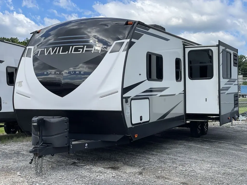 2022 Cruiser RV Twilight Signature
