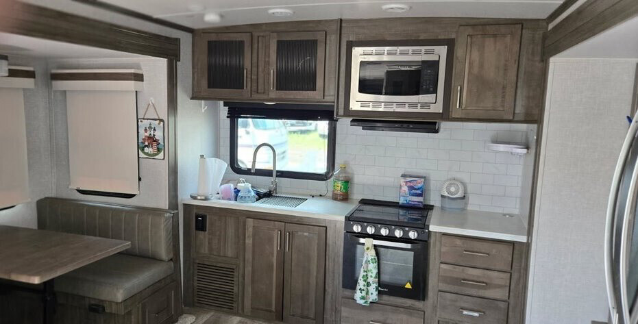 2022 Forest River Rockwood Signature Travel Trailer