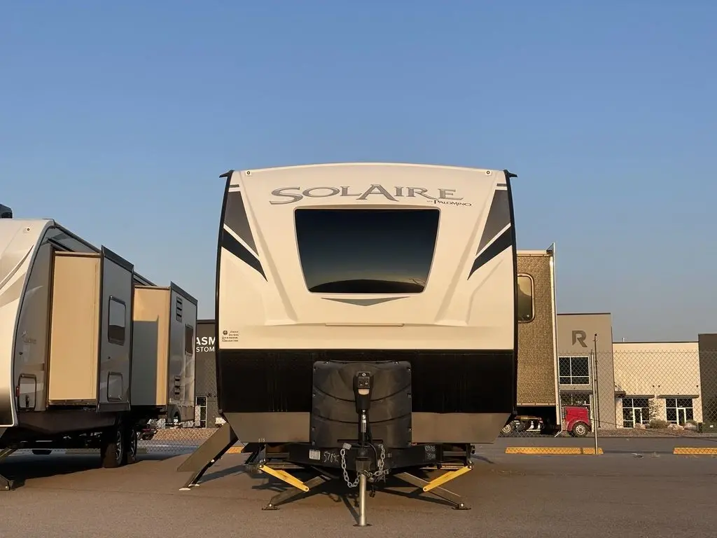 2022 Palomino SOLAIRE
