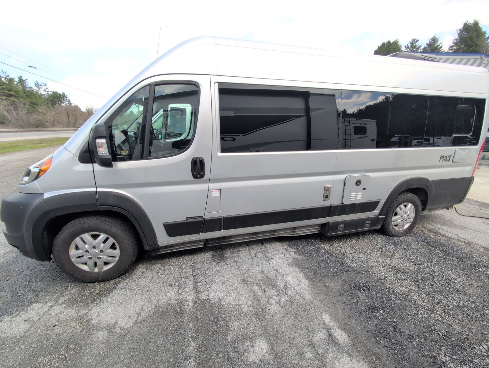 2022 Roadtrek Play