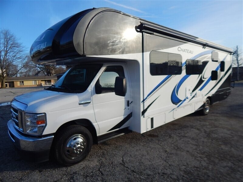 2022 White Thor Chateau