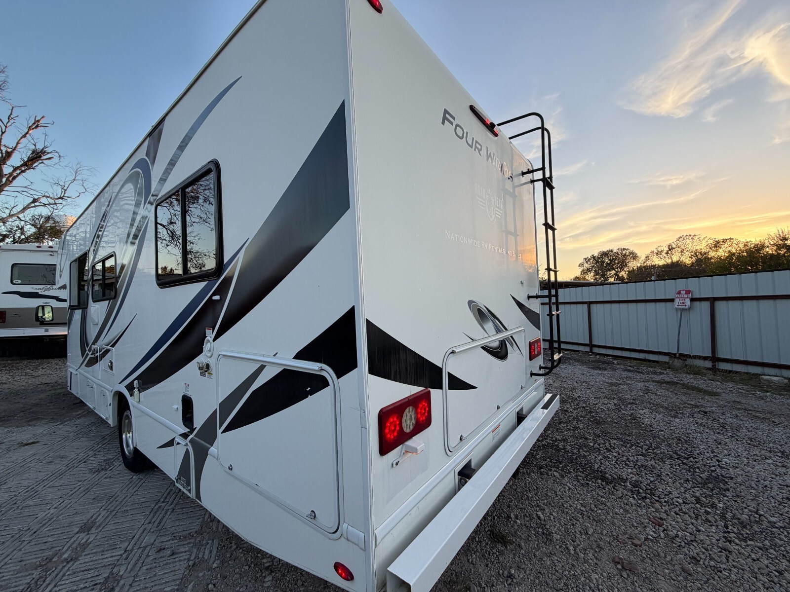 2022 Thor Four Winds 28A