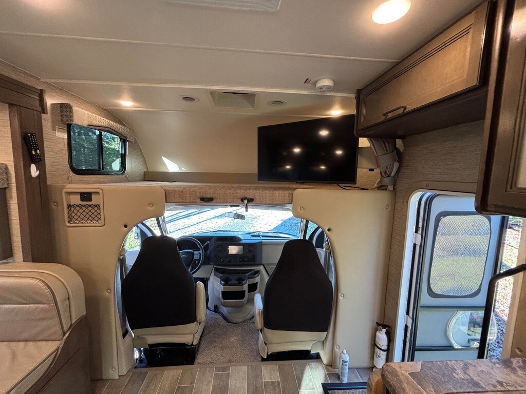 2022 Thor Motor Coach Chateau Motorized Class C