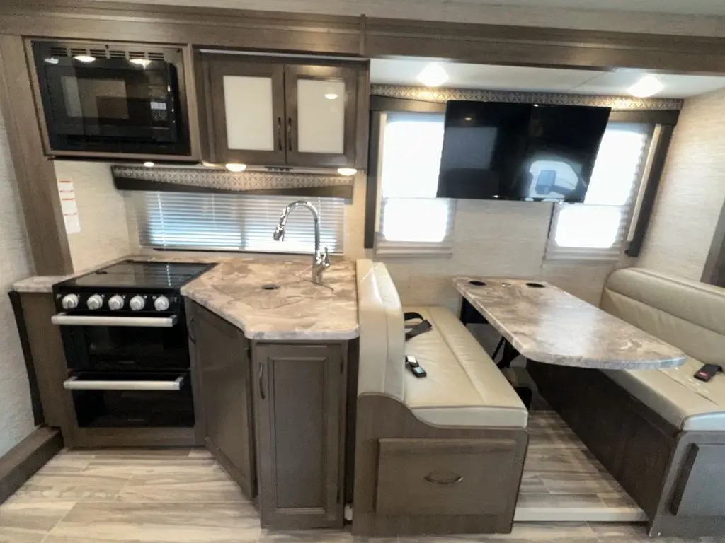 2022 Thor Motor Coach Four Winds