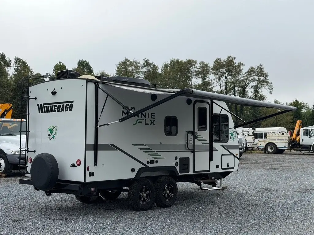 2022 Winnebago Micro Minnie FLX Travel Trailer