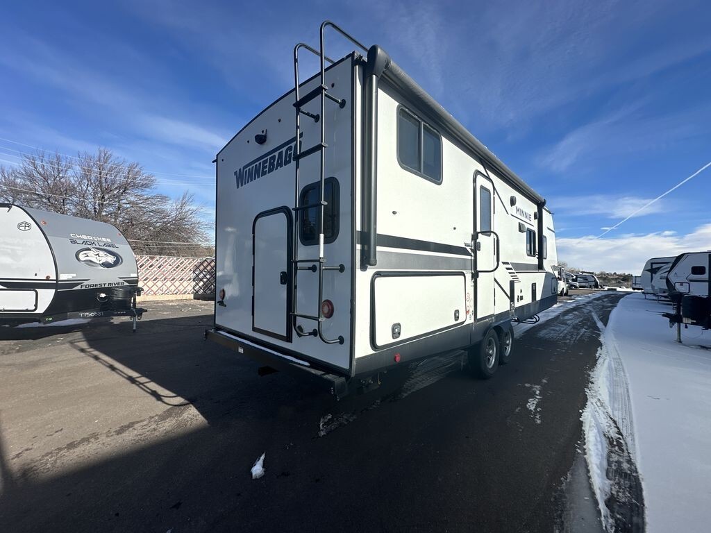 2022 Winnebago Minnie