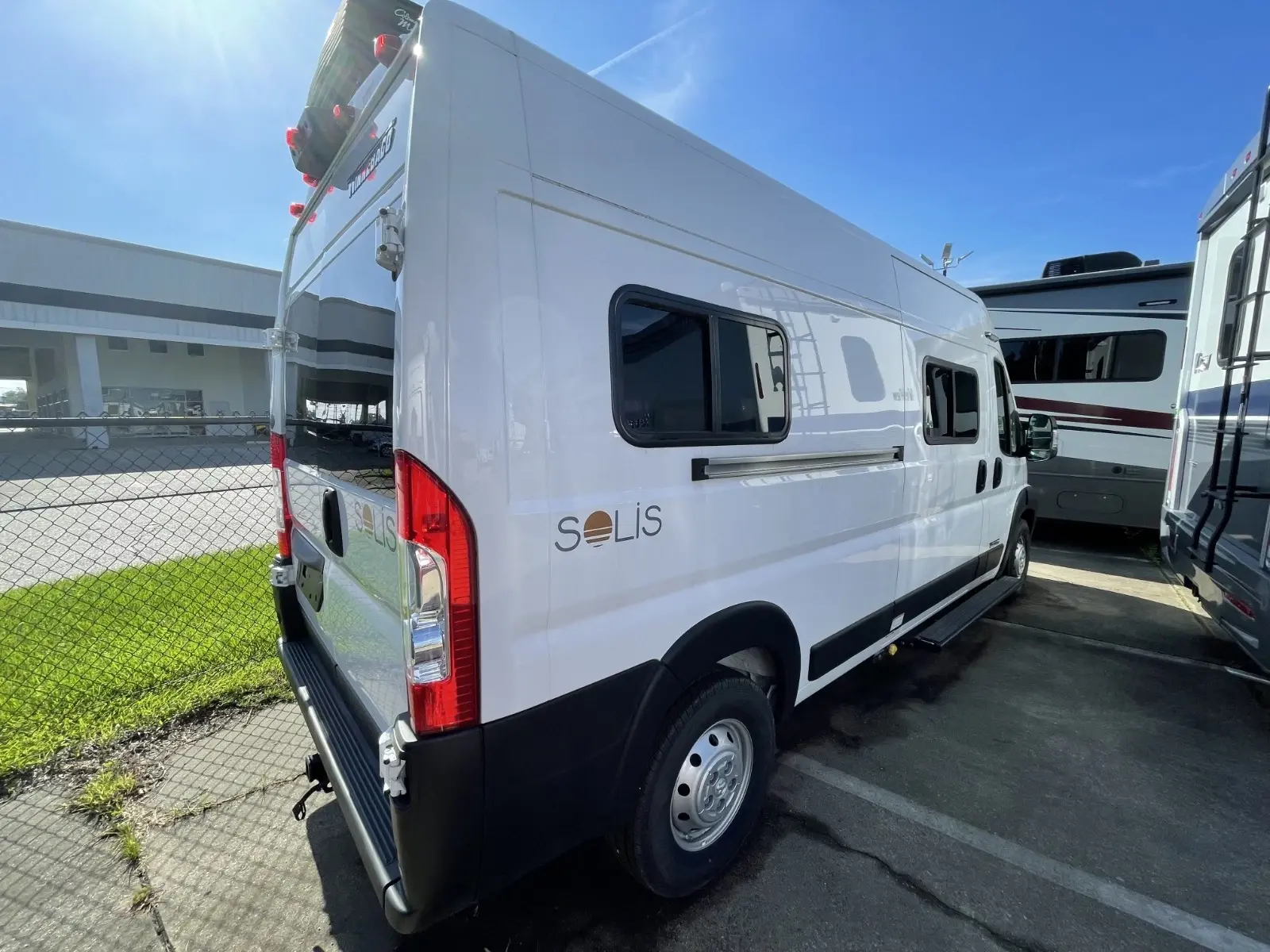 2022 Winnebago 59p