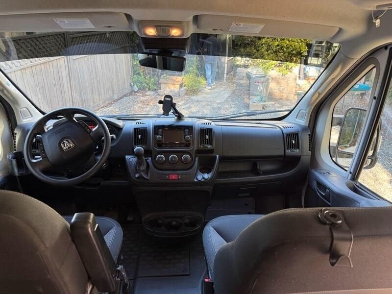 2022 Winnebago Solis Pocket Motorized Class B