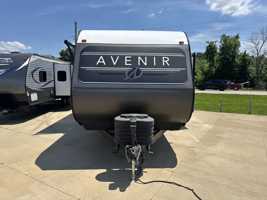2024 Cruiser RV AVENIR