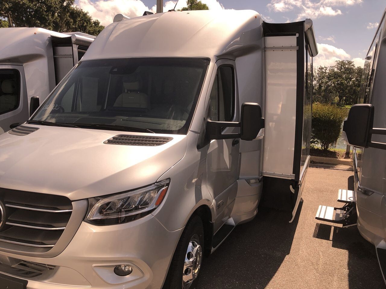 2025 Airstream Atlas