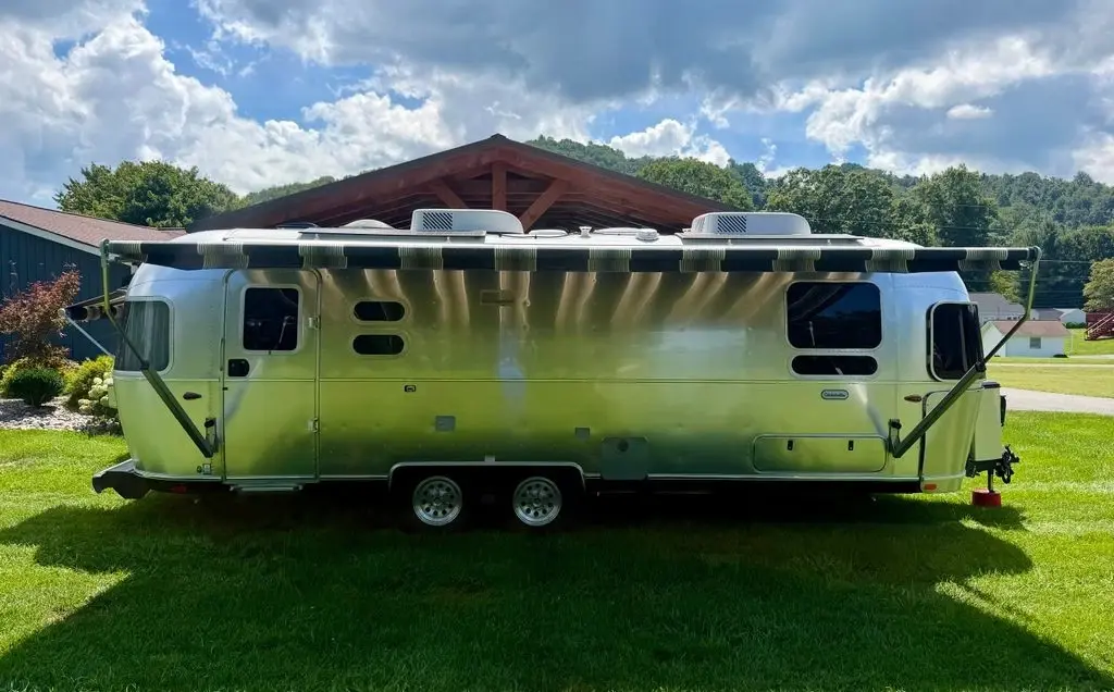 2025 Airstream Globetrotter Travel Trailer