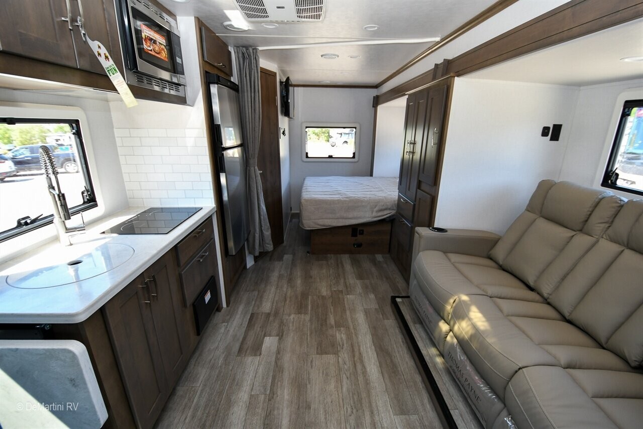 2025 Dynamax Isata 3 Motorized Class C