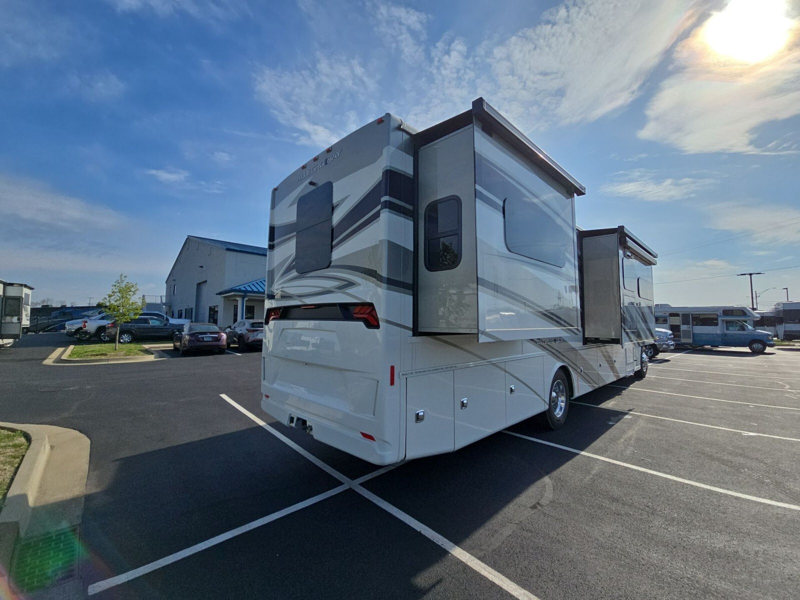 2025 Tiffin Motorhomes Allegro Bay