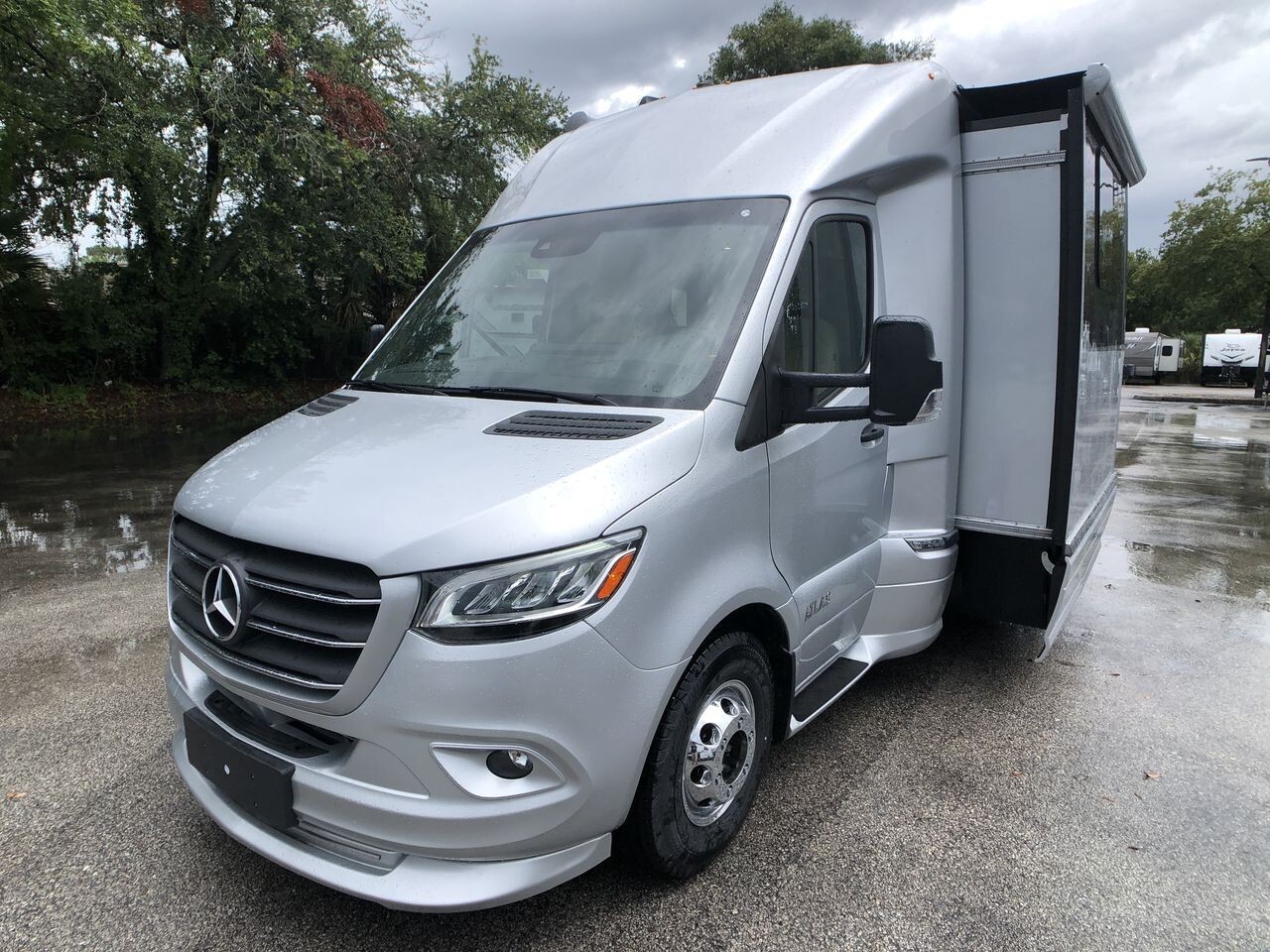 2026 Airstream Atlas