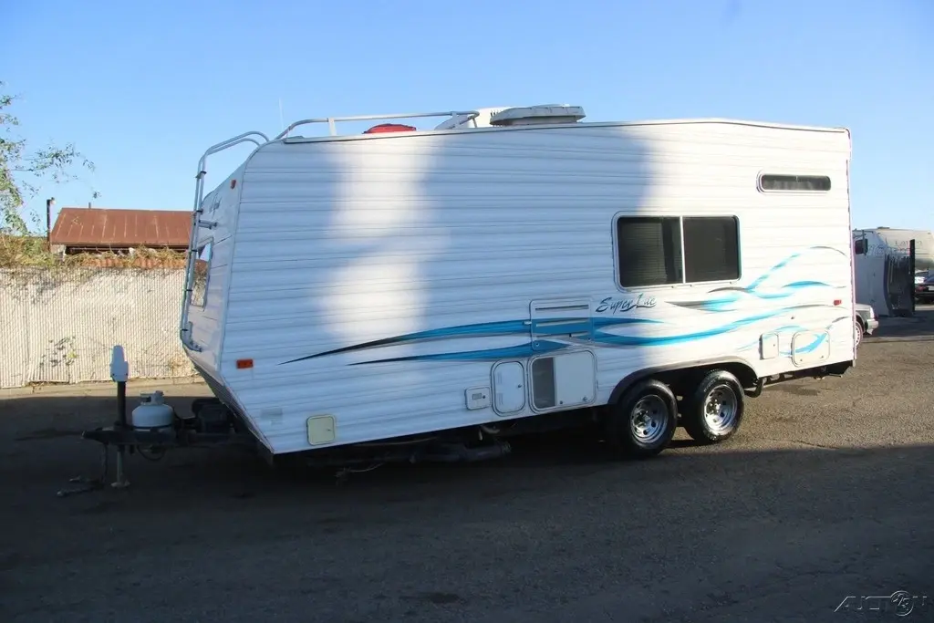 2006 Weekend Warrior Super Lite Travel Trailer Toy Hauler Toy Hauler - Travel Trailer