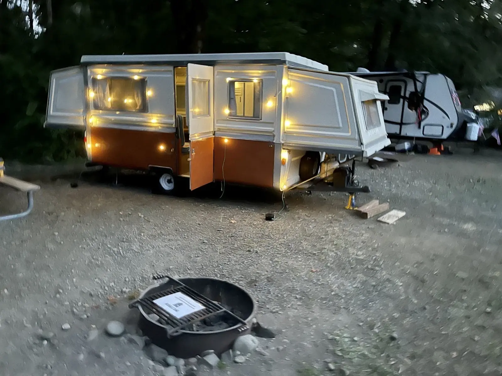 1975 Apache Hard Sided Pop Up