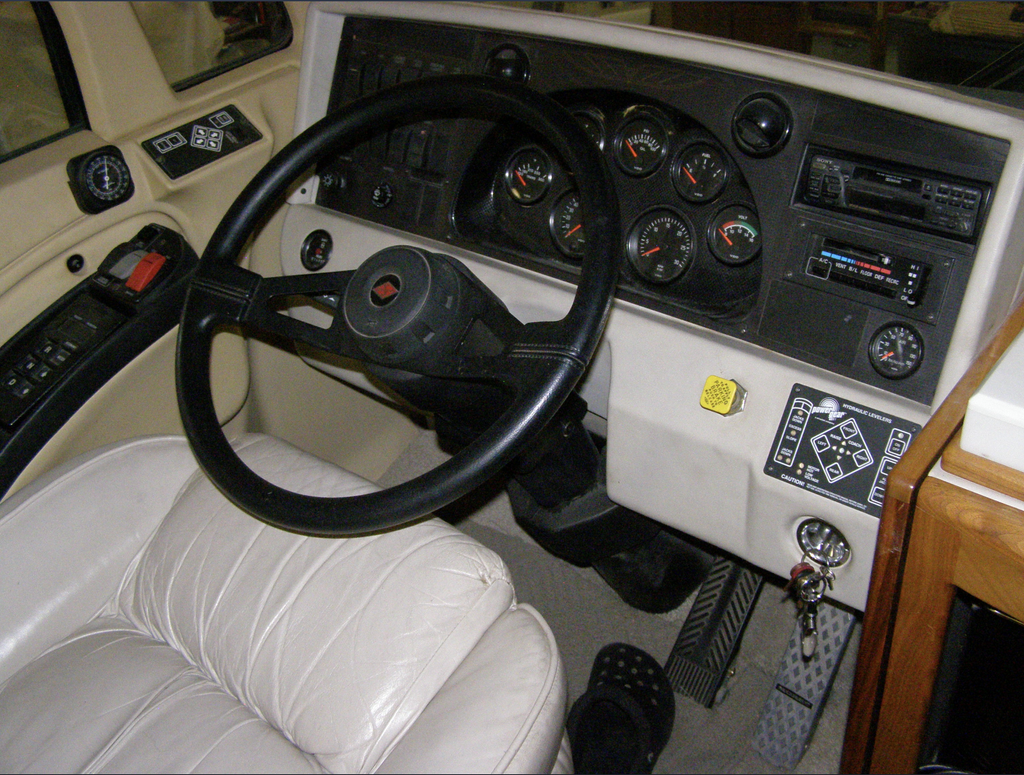 1997 American Coach American Eagle Class A Motorhome