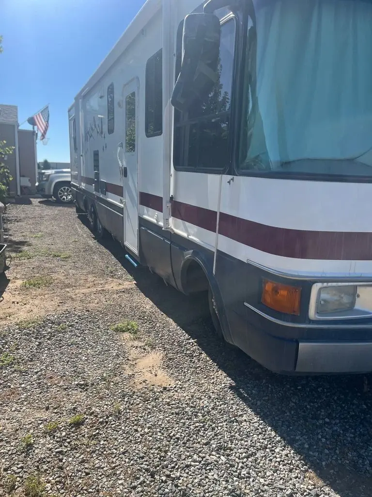 1998 National RV Dolphin Class A Motorhome