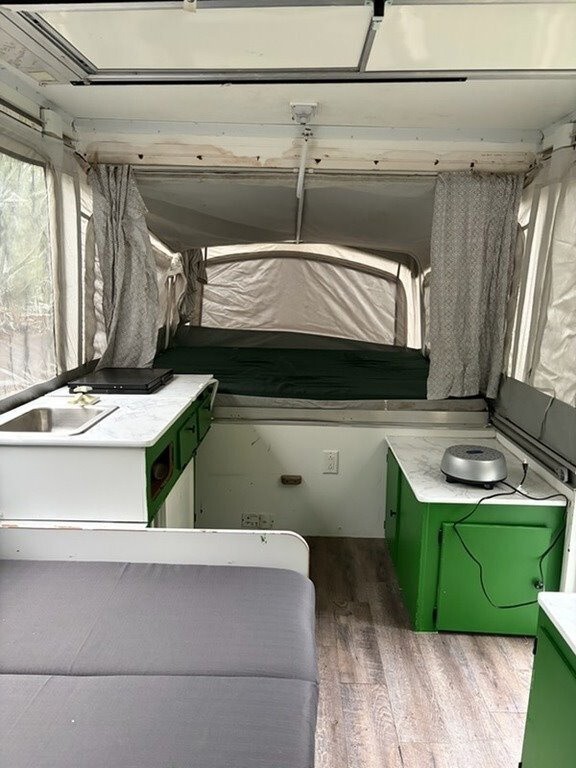 2000 Coleman Destiny Series Pop-Up