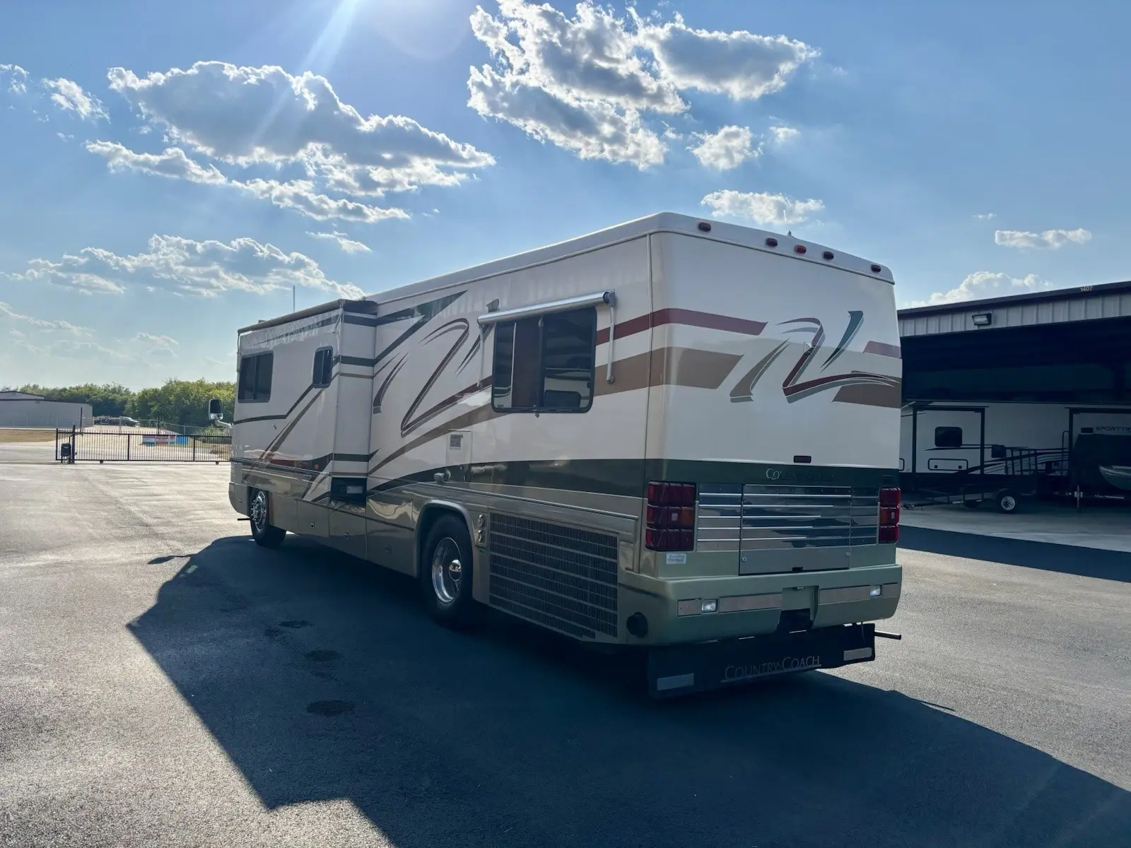 2000 Country Coach Galley sensation