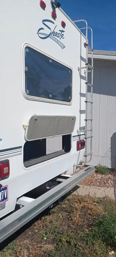 2001 Shasta Cheyenne Class C Motorhome