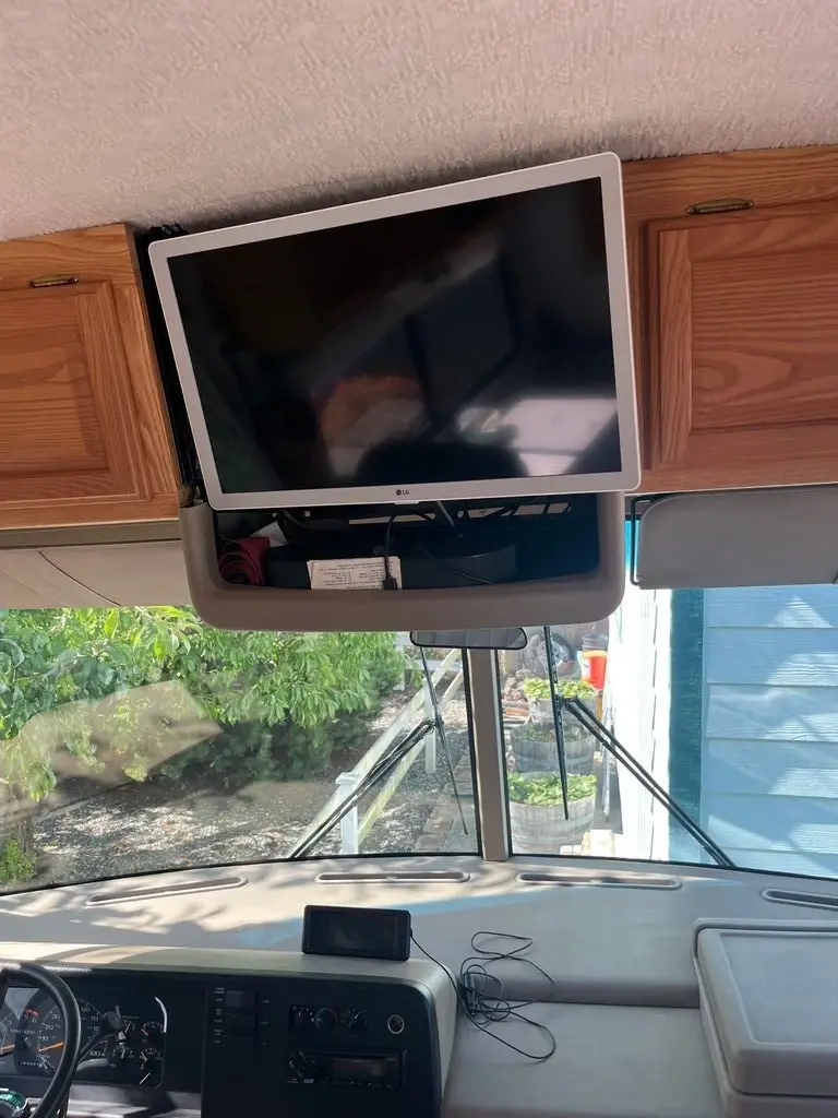 2001 Winnebago Brave Class A Motorhome