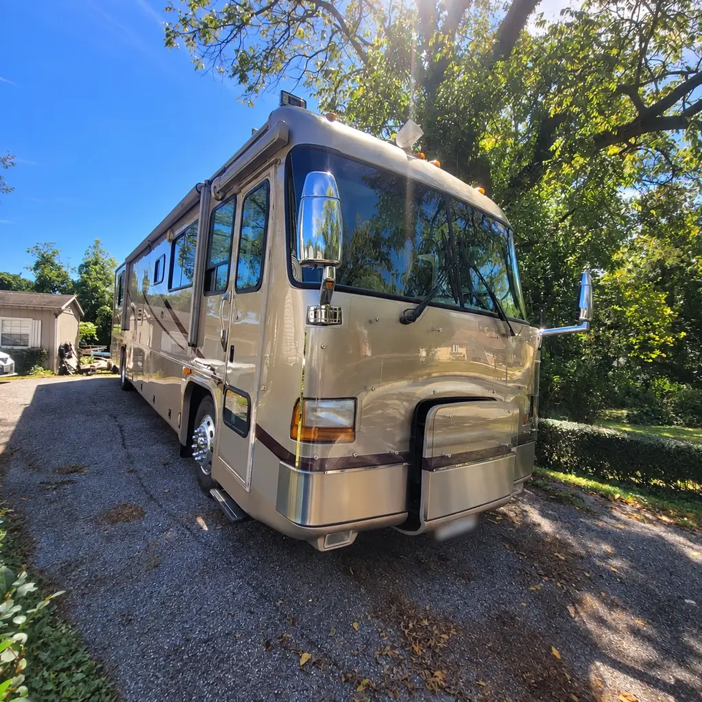 2002 Tiffin Motorhomes Zephyr Class A Motorhome