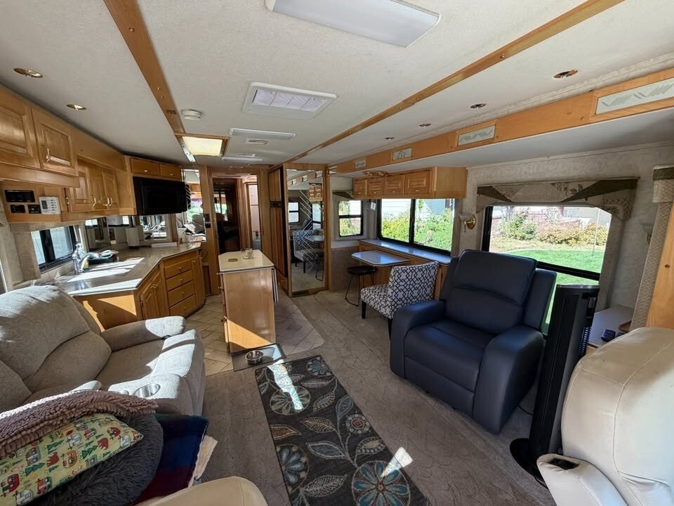 2003 Beaver Monterey Motorized Class A