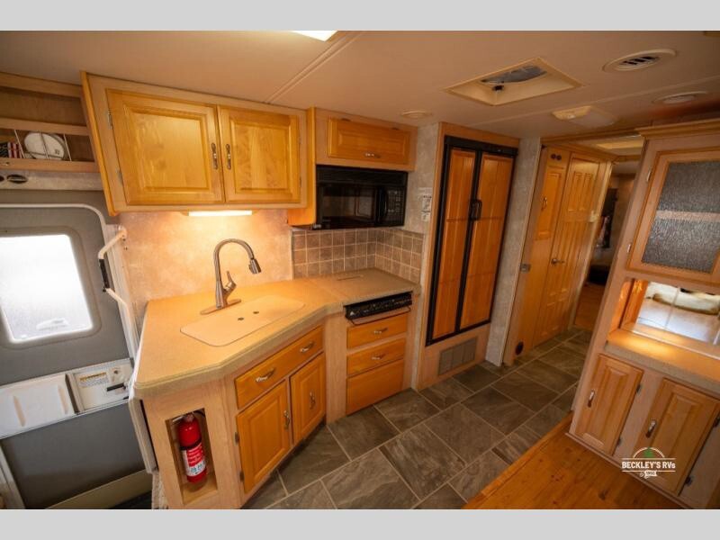 2004 Coachmen Santara Motorized Class A