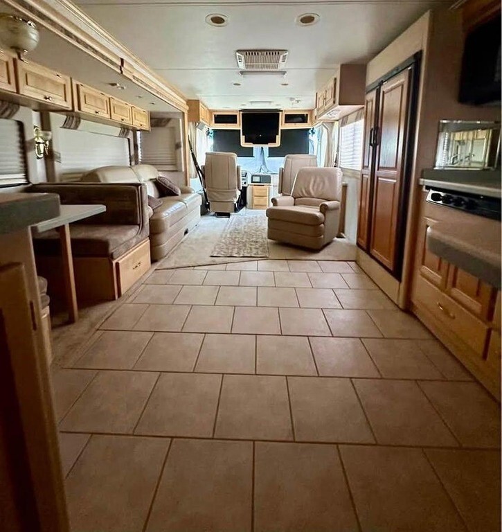 2004 Tiffin Motorhomes Phaeton Motorized Class A