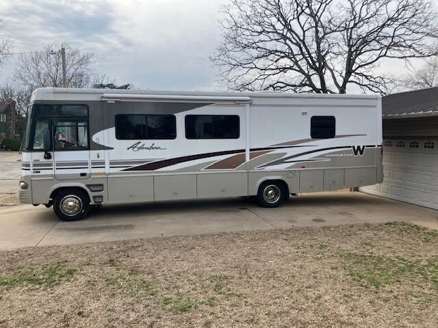 2004 Winnebago Adventurer Motorized Class A