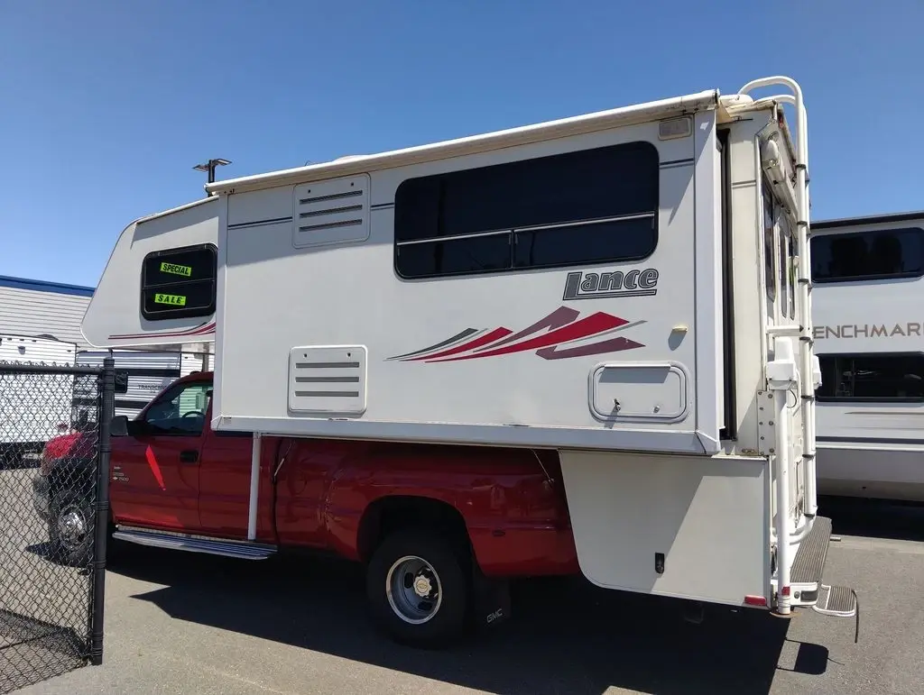 2005 Lance Lance Truck Camper