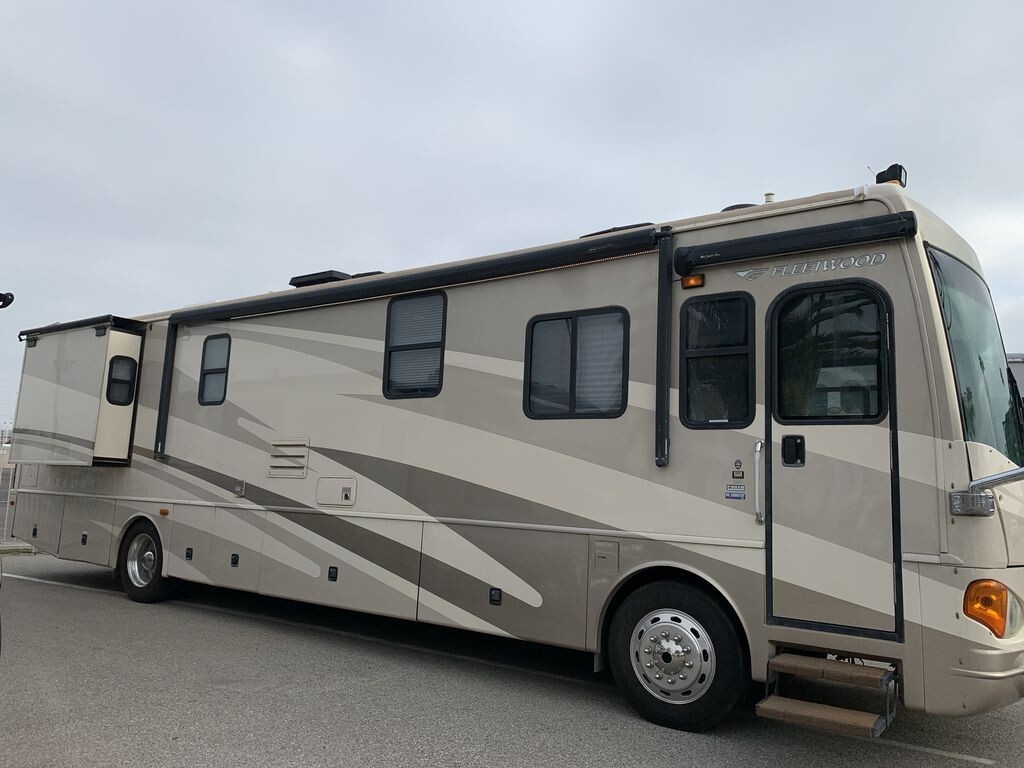 2006 Fleetwood EXCURSION