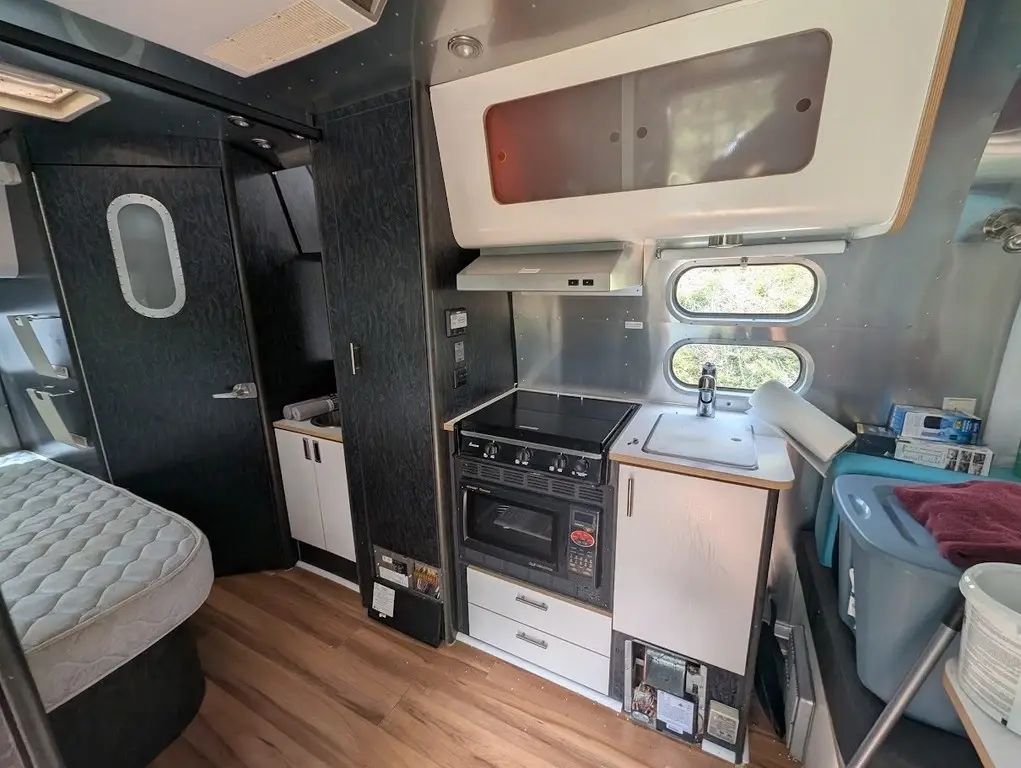 2007 Airstream Bambi Travel Trailer