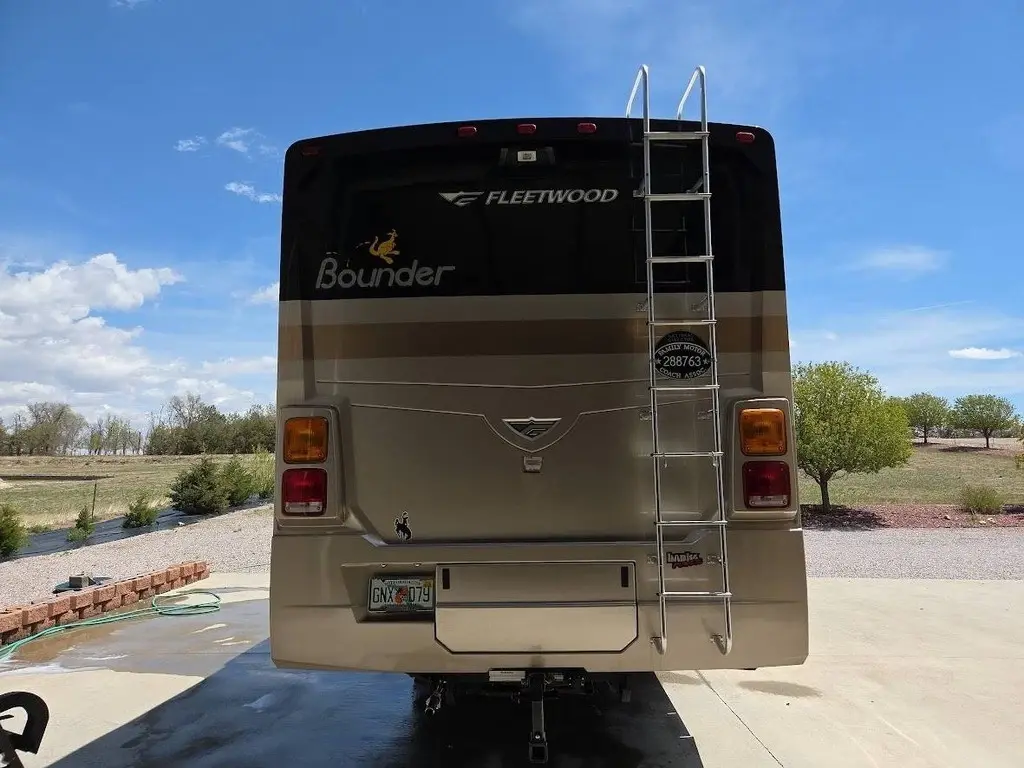 2007 Fleetwood Bounder Motorized Class A