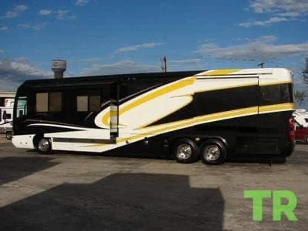 2007 Monaco Signature Motorized Class A