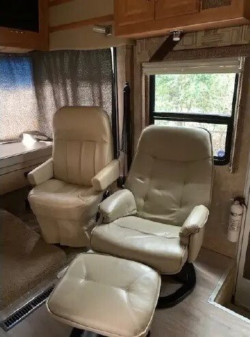 2007 Winnebago Voyage Motorized Class A