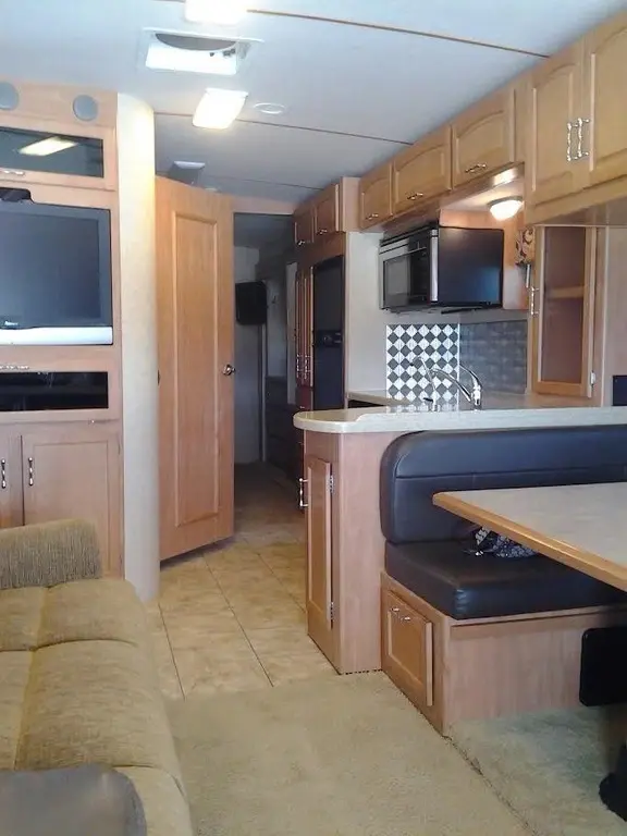 2008 Winnebago Voyage Motorized Class A