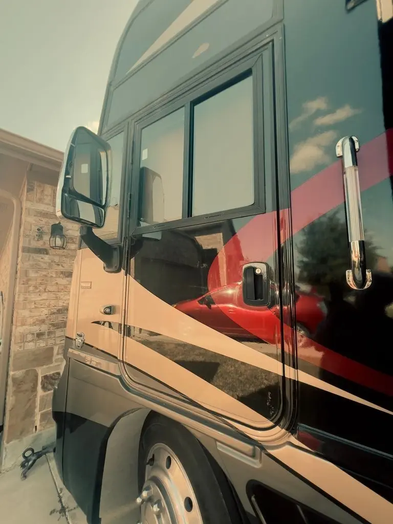 2011 Itasca Suncruiser Class A Motorhome