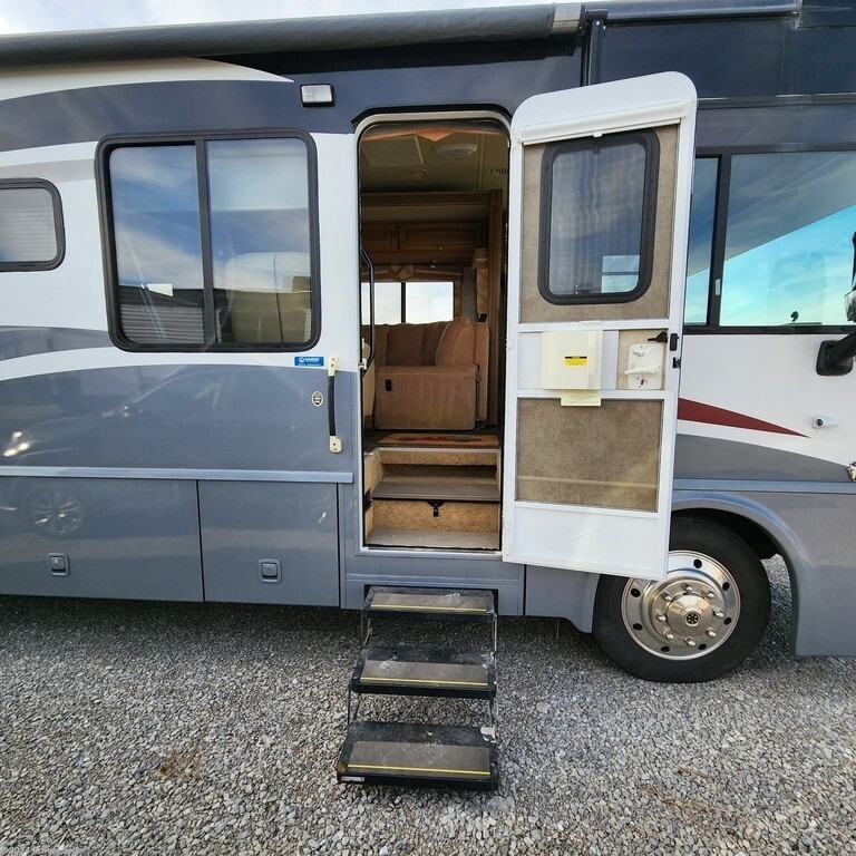 2012 Winnebago Sightseer Motorized Class A