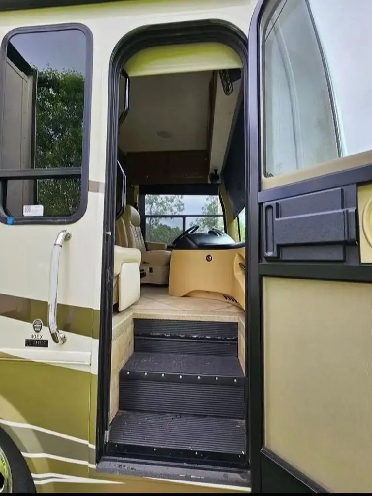 2013 Thor Motor Coach Tuscany XTE Class A Motorhome