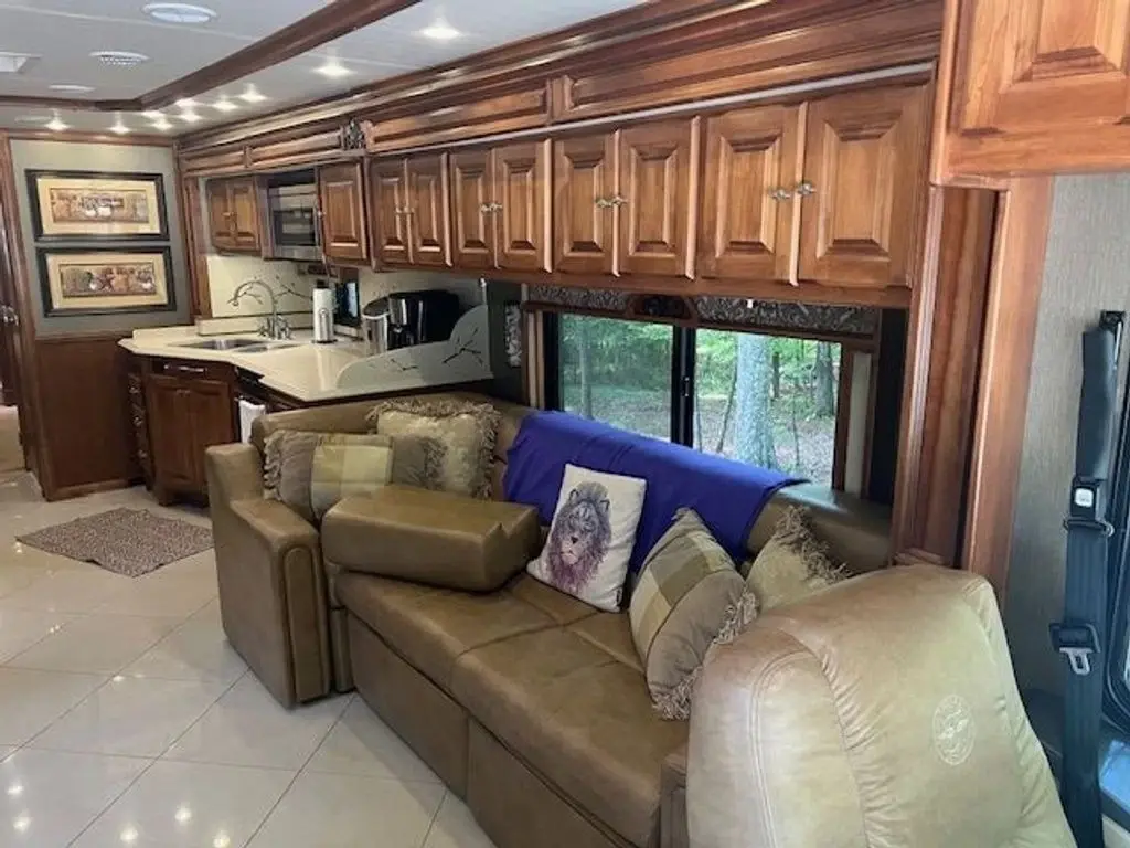 2013 Tiffin Motorhomes Phaeton Motorized Class A