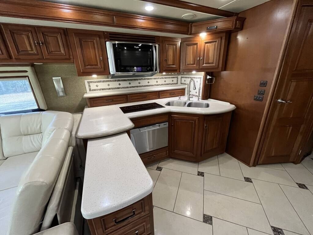 2013 Winnebago Tour Motorized Class A