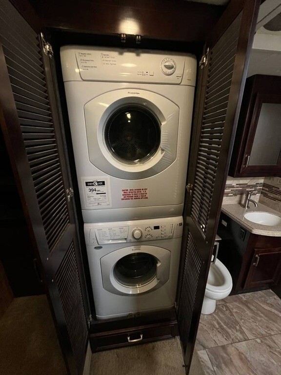 2014 American Coach American Revolution Motorized Class A